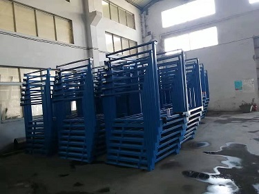 工厂中的巧固架 (1)