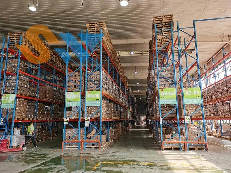 库专用货架新趋势：智能化与定制化并行