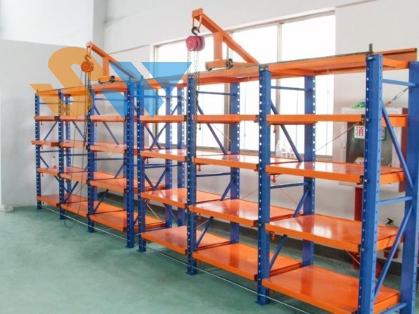 南京货架厂为你介绍带电动葫芦模具架